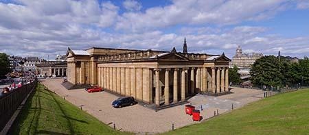 Galería Nacional de Escocia en The Mound. Wikipedia.org