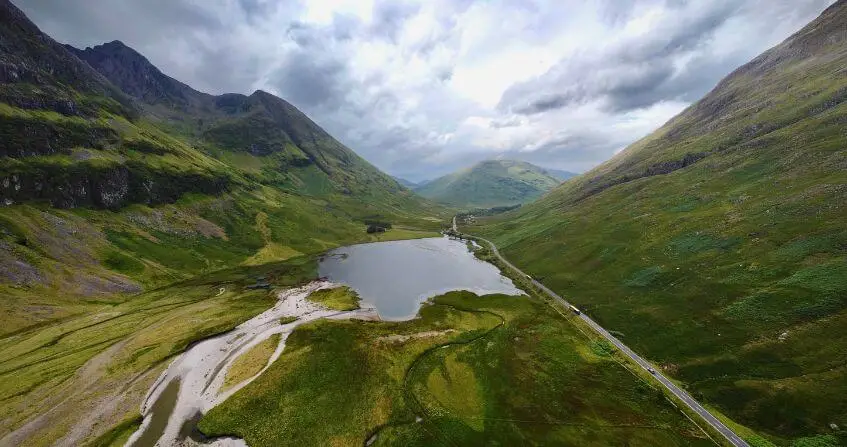 Loch Achtriochtan en Glencoe, Escocia