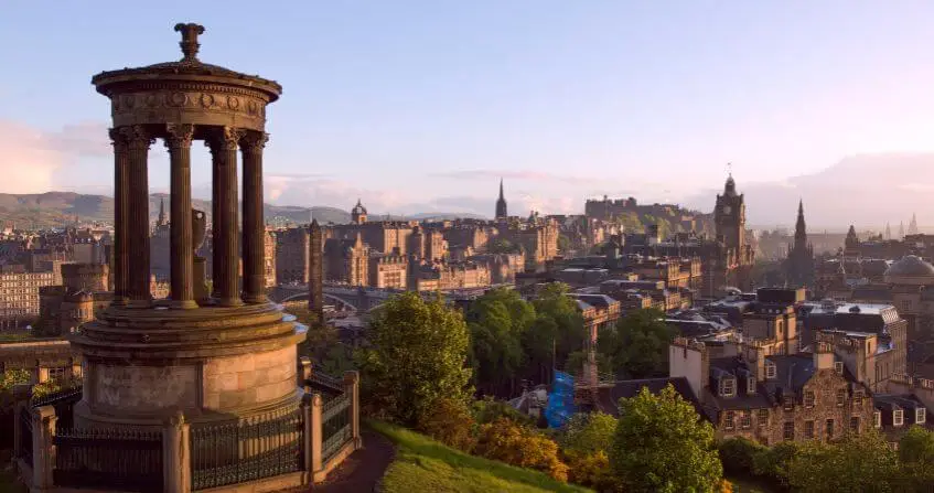Vista panorámica de la ciudad de Edimburgo