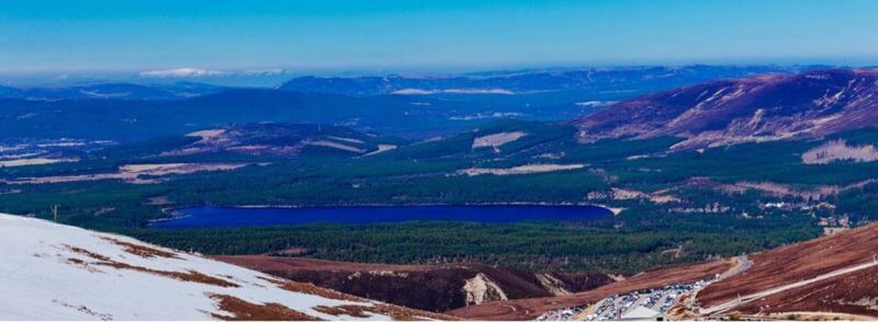 caingorms-loch-morlich-escocia Vosta del lago Morlich y Caingorms en Escocia