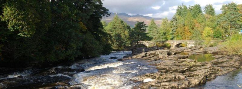cascadas-de-dochart-breadalbane-escocia Cascadas de Dochart en Breadalbane en el Parque Nacional del Lago Lomond y los Trossachs en Escocia