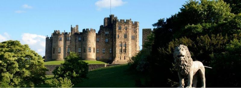 Castillo de Alnwick en Northumberland en Escocia