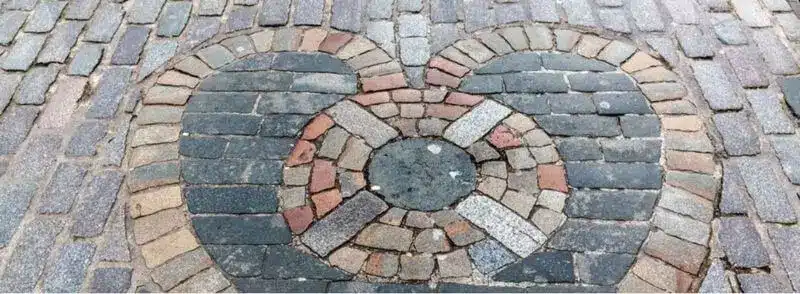 heart-of-midlothian-mosaico-corazon-royal-mile-edimburgo-escocia Mosaico de corazón "Heart of Midlothian" en la Royal Mile de Edimburgo, Escocia