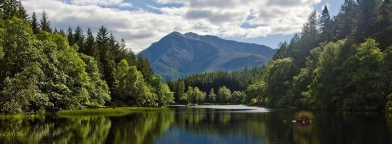 Vista del Lago Glencoe en Escocia