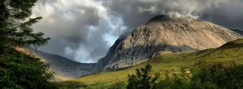 montaña-ben-nevis-escocia Vista de la montaña Ben Nevis en Escocia