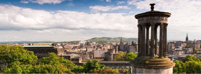 Monumento a Dugold Steward en Calton Hill, Edimburgo, Escocia