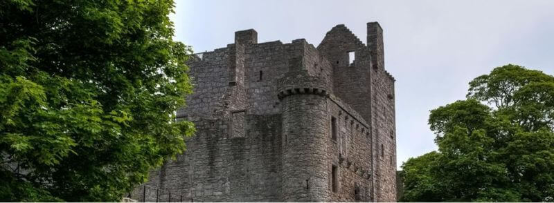 Ruinas del Castillo de Craigmillar en Escocia