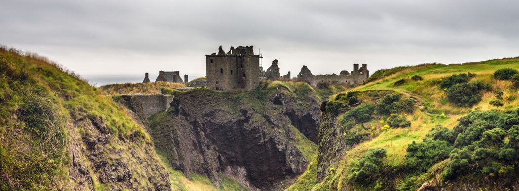 Vista del Castillo de Dunnottar en Escocia