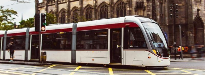 tram-tranvia-edimburgo-escocia Tranvía en Edimburgo, Escocia
