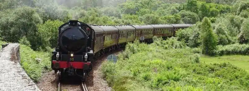 Tren de vapor Jacobite en Escocia