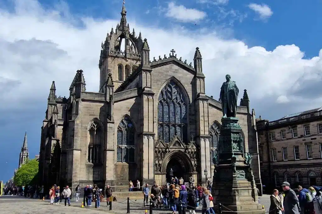 Catedral de St Giles de Edimburgo en la Royal Mile