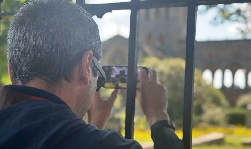 Abadía de Jedburgh en una de las paradas del tour