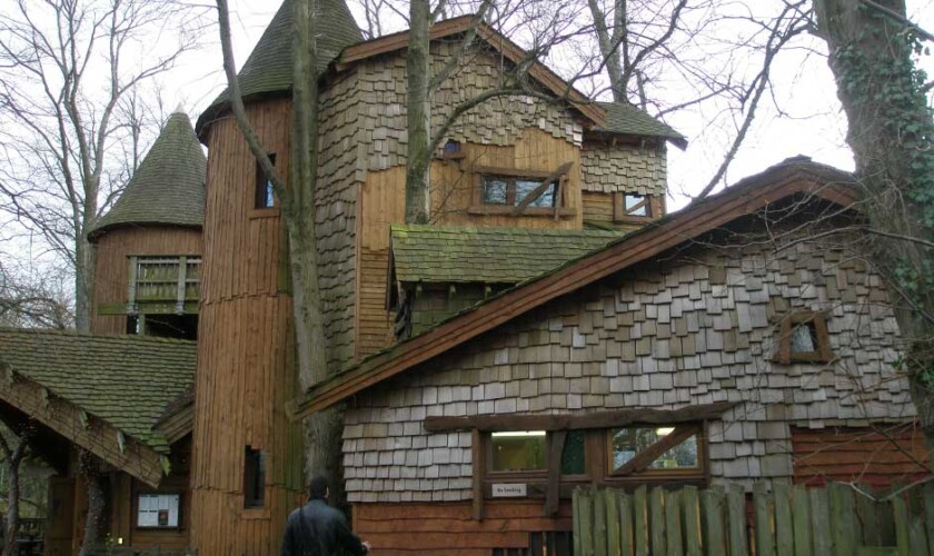 Casa del árbol cerca del castillo de Alnwick