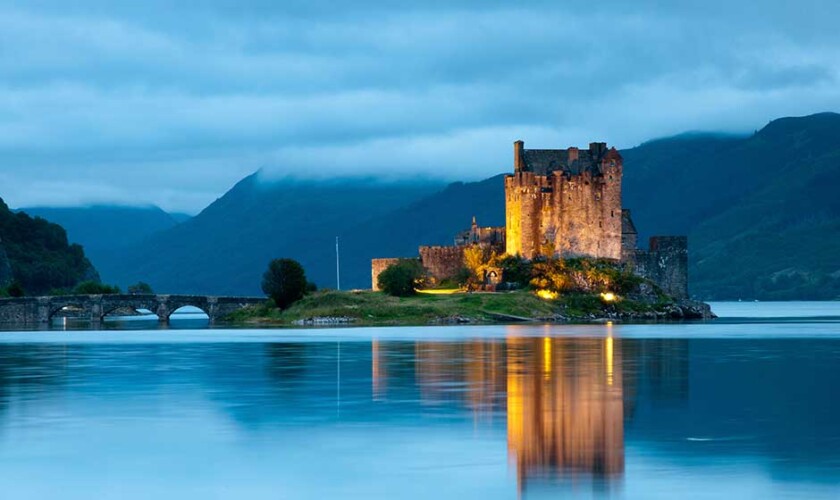 Castillo Eilean Donan cerca de la isla de Skye