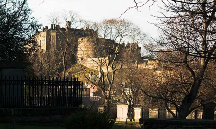 Castillo de Edimburgo desde el cementerio