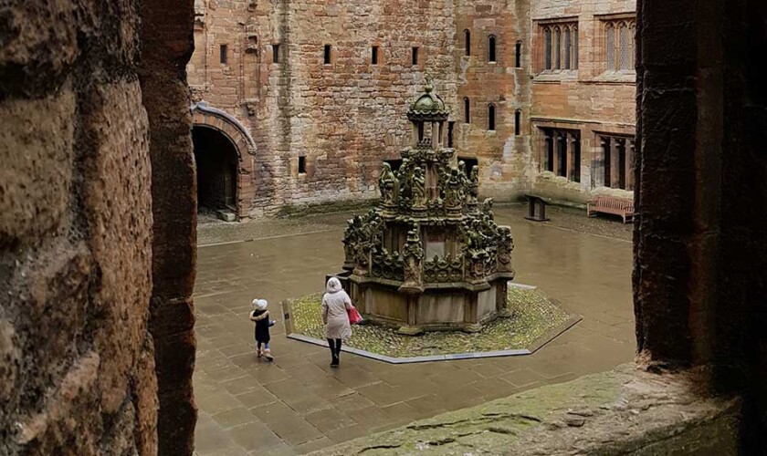 Plaza central del palacio de Linlithgow