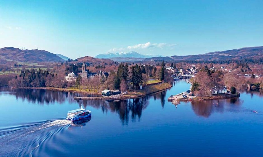 Crucero volviendo a Fort Augustus