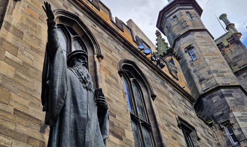 Estatua de John Knox de Edimburgo