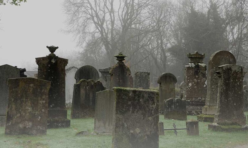 Free tour de los fantasmas misterios y brujas de Edimburgo 2