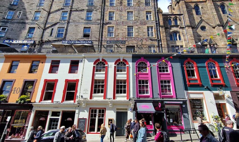 Victoria Street y balcones de Victoria Terrace