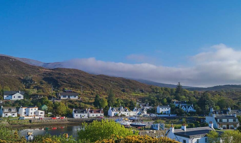 Pueblo costero en la isla de Skye