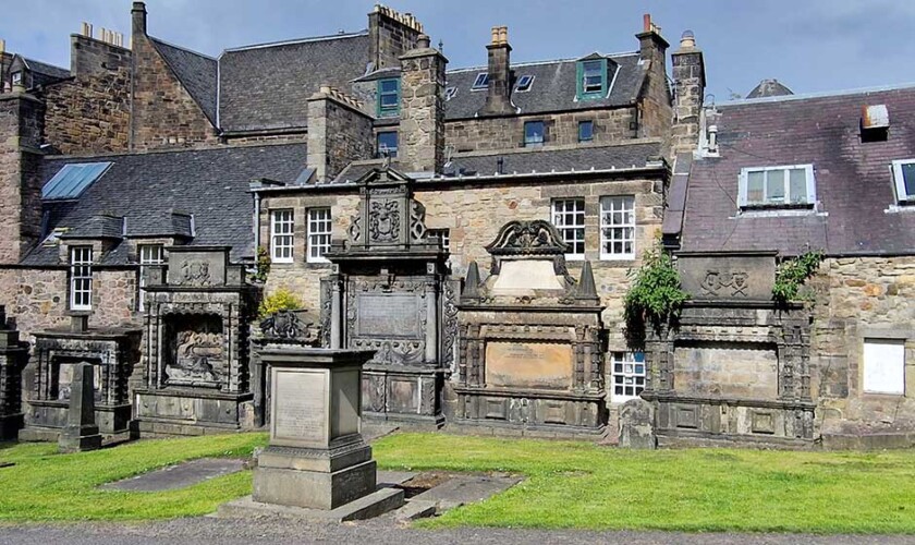 cementerio de Edimburgo desde donde JK Rowling escribía el libro