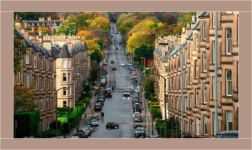 Vista de una calle de Edimburgo, Escocia