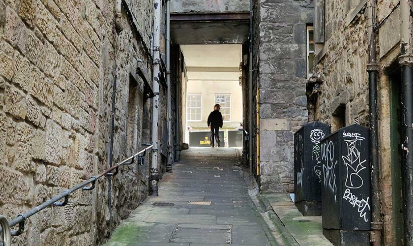 Free tour de Edimburgo, callejón de la Royal Mile