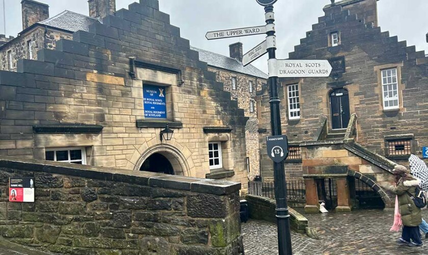 Segnaletica-al-Castello-di-Edimburgo